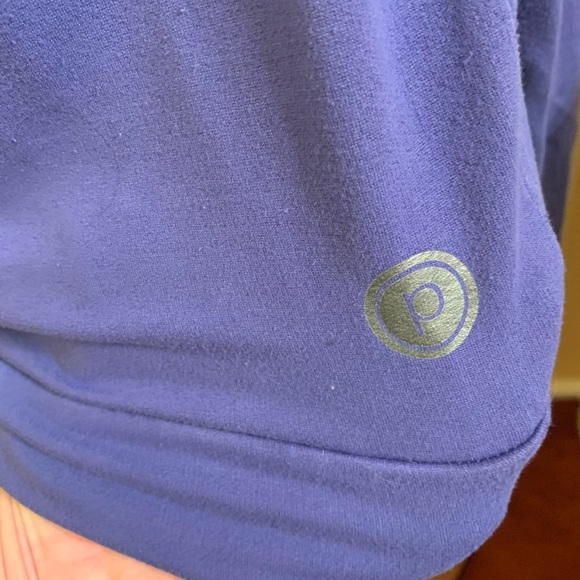 Isometrical medium purple dance shirt, workout ! - Picture 3 of 6